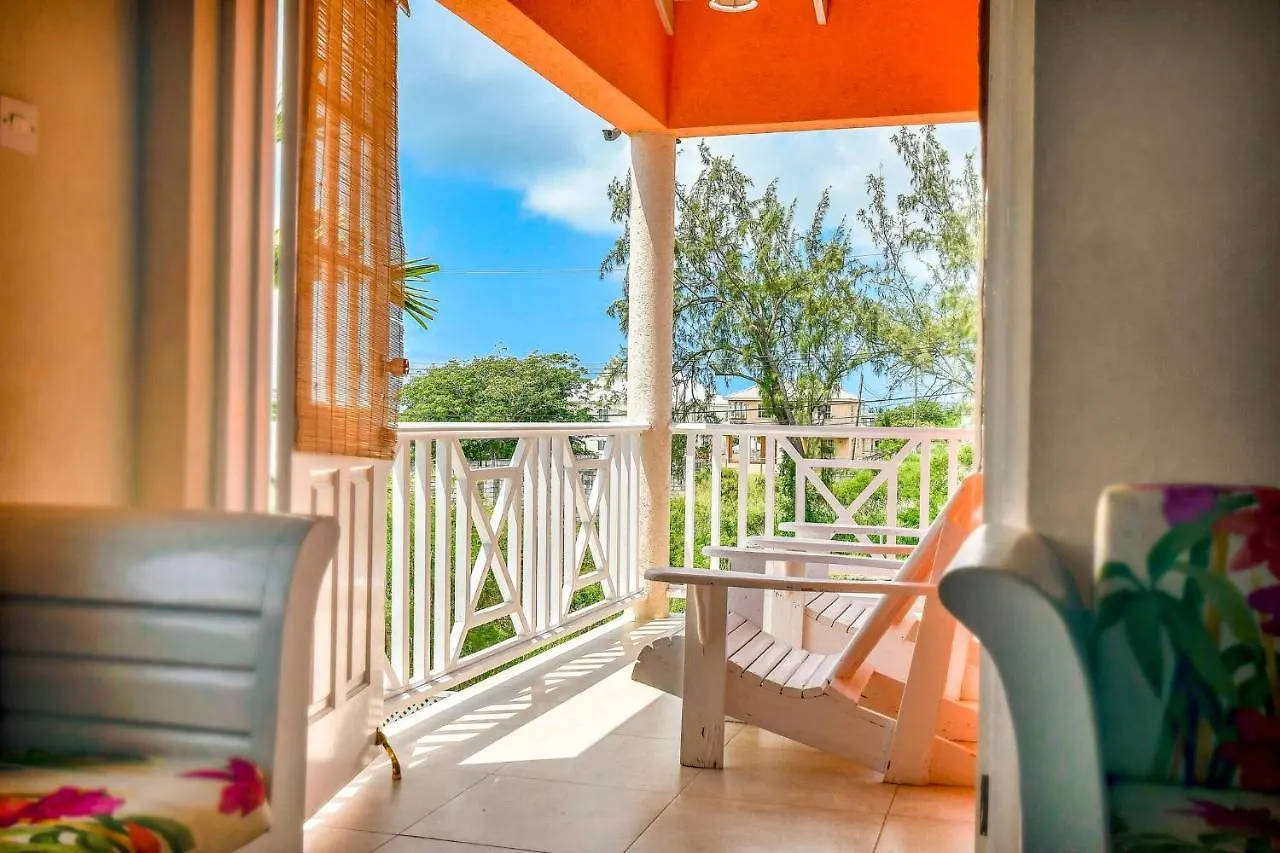 Apartment With Pool Near Golf Course And Oistins Providence
